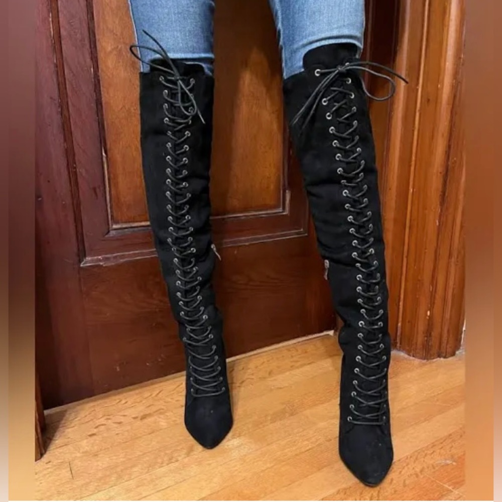 Black boots - Picture 1 of 4
